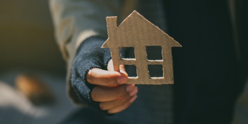 En 2025, 30 500 expulsions ont eu lieu, soit une hausse de 27% sur un an.