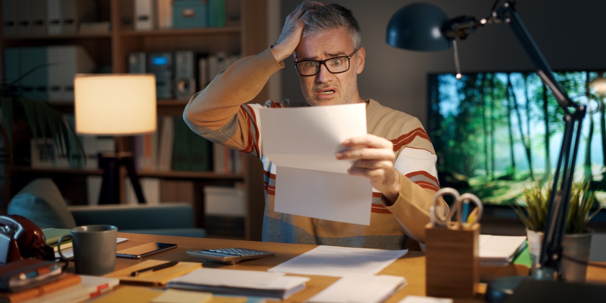 immo-taxe-foncière-2025-personne-surprise