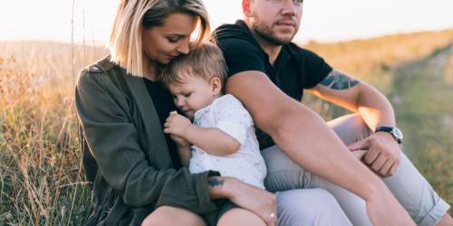 couple avec un enfants qui veut solder ses crédits