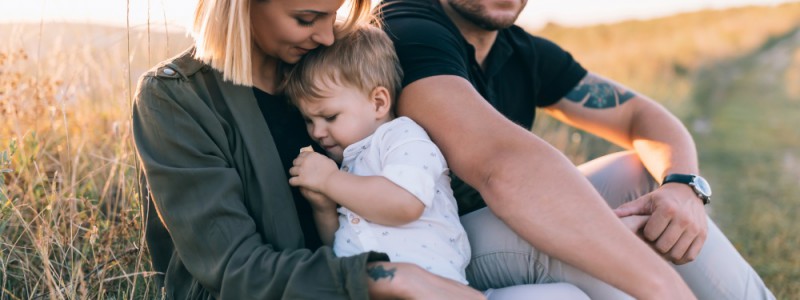 couple avec un enfants qui veut solder ses crédits