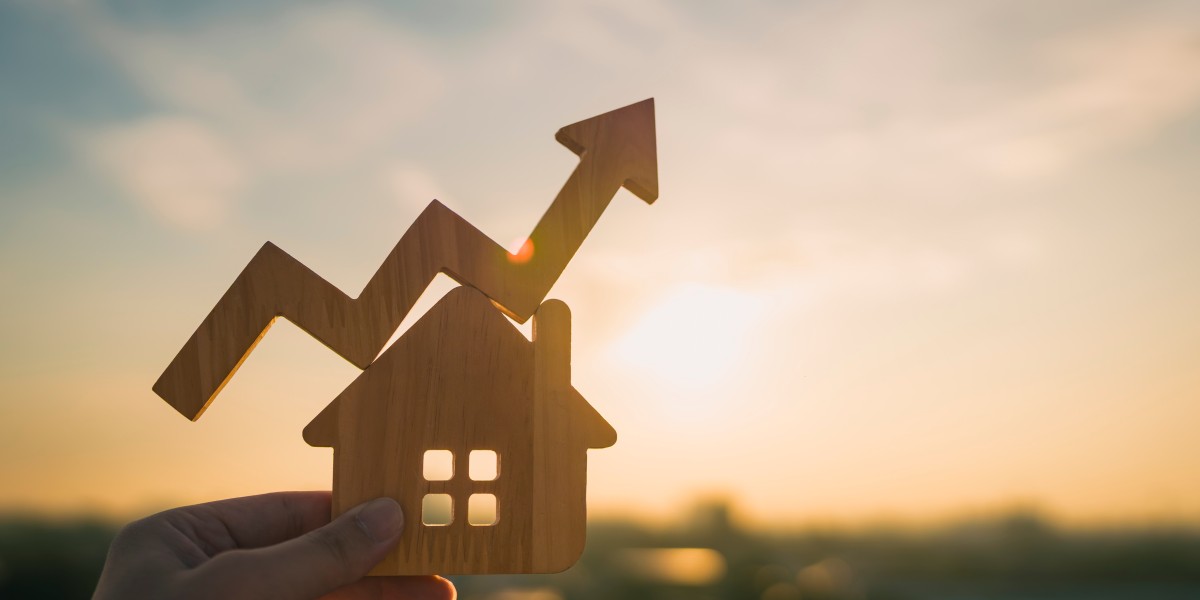 maison 3d avec une flèche allant vers le haut par-dessus