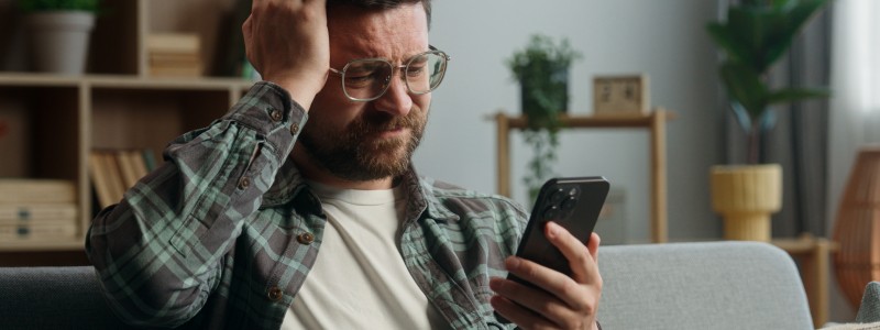 rac-sécurité-sociale-français-inquiets-personne-téléphone