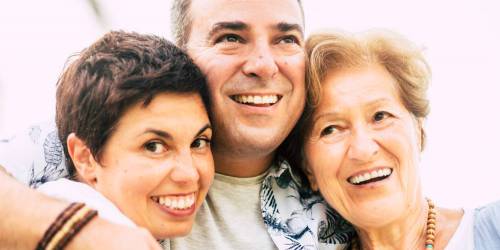 mère, fils et belle-fille ensemble