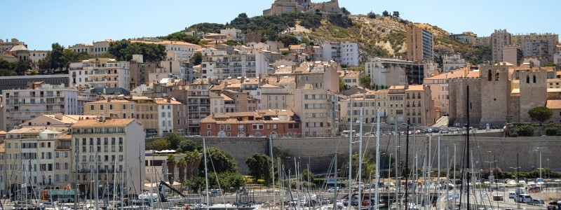 Stations balnéaires : un marché toujours dynamique en 2025